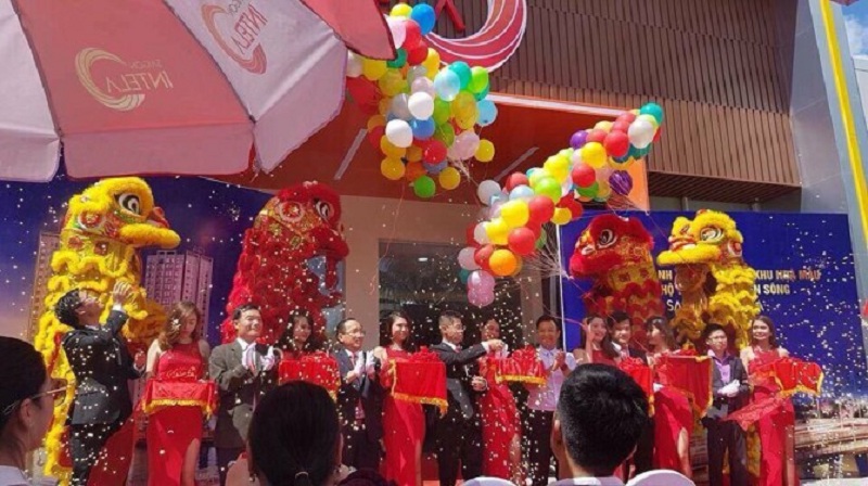 Lãnh đạo LDG và Lumi Việt Nam cắt băng khánh thành và làm lễ khai trương nhà mẫu Intela Sài Gòn